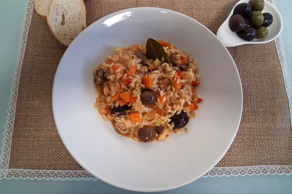 Arroz meloso de verduras con aceituna Pico Limón