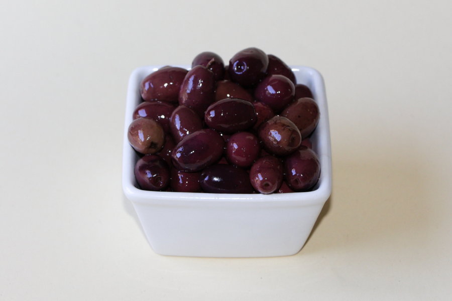 Aceitunas negras de Aragón curadas estilo tradicional aragonés arrugadas