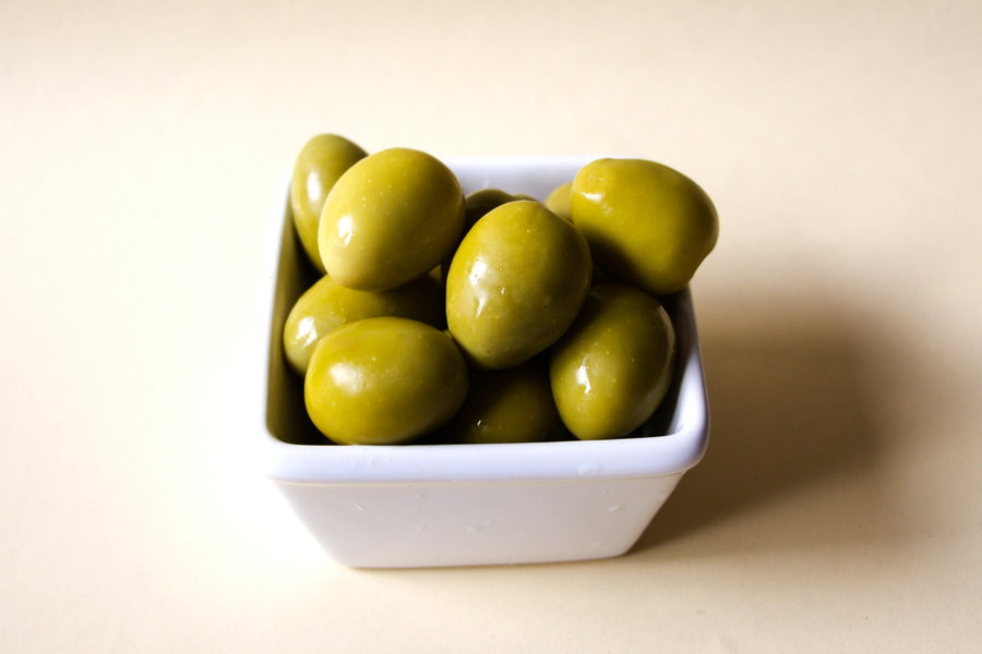 Aceitunas gordal grandes con hueso y aliño intenso de anchoa