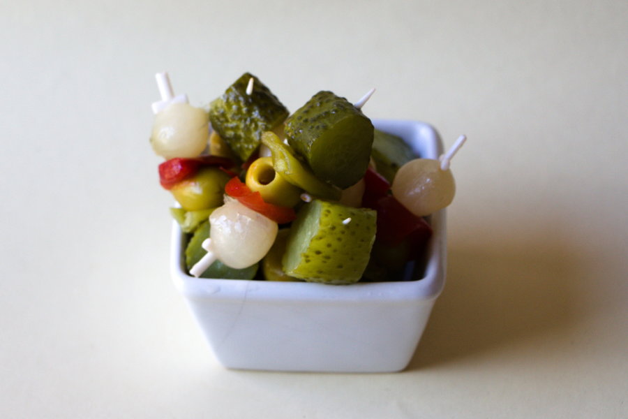 Banderillas toreras brochetas encurtidos aceituna guindilla pepinillo cebolla